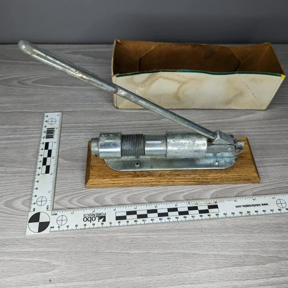 Vintage Reed's Rocket Nut Cracker R-300 w/Original Box